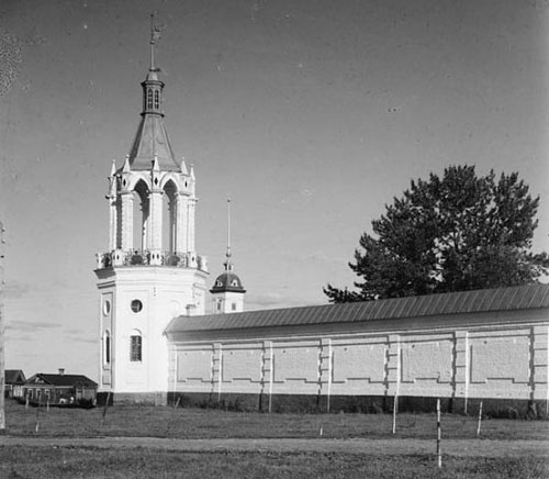 Башня-часовня в ограде кремля. Ростов Великий. 1910 г.