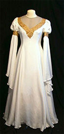 В эпоху Возрождения в моду снова стал входить белый, а также серебристый цвета.