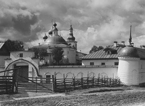 Вид церкви Горицкого монастыря в г.Переславль-Залесском. 1910 г. Вид церкви Горицкого монастыря в г.Переславль-Залесском. 1910 г.