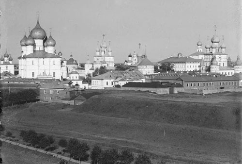 Вид на Кремль в г.Ростов Великий. 1910 г. Вид на Кремль в г.Ростов Великий. 1910 г.
