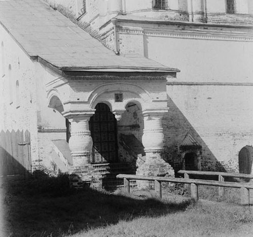Кремль Ростова Великого (фрагмент). 1910 г. Кремль Ростова Великого (фрагмент). 1910 г.